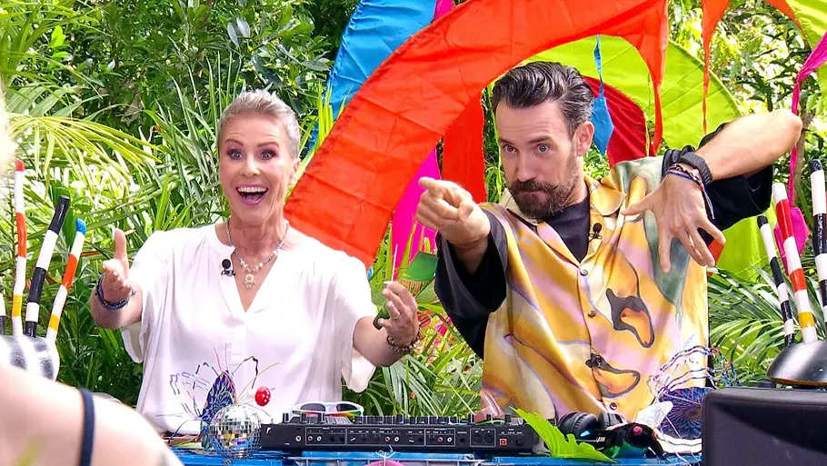 Sonja Zietlow und Jan Köppen beim Dschungelcamp Sonja Zietlow und Jan Köppen beim Dschungelcamp