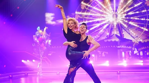 Sonya Kraus und Valentin Lusin bei Lets Dance - Foto: Foto: RTL/Stefan Gregorowius Sonya Kraus und Valentin Lusin bei Lets Dance - Foto: Foto: RTL/Stefan Gregorowius