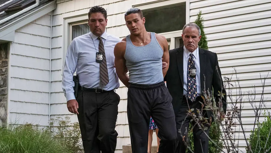 Spencer Lofranco wird im Film Gotti abgeführt Spencer Lofranco wird im Film Gotti abgeführt