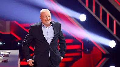 Entertainer Stefan Raab bei der zweiten Tanzshow der 19. Staffel der RTL-Tanzshow Lets Dance - Foto: IMAGO / Panama Pictures Entertainer Stefan Raab bei der zweiten Tanzshow der 19. Staffel der RTL-Tanzshow Lets Dance - Foto: IMAGO / Panama Pictures