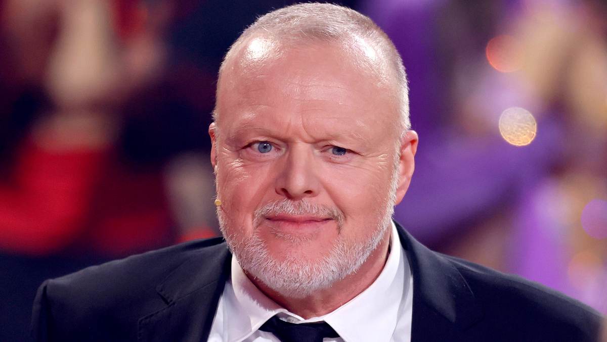Stefan Raab droht TV-Aus Stefan Raab schaut besorgt in Richtung Kamera