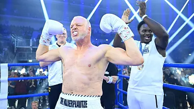 Stefan Raab Boxkampf Regina Halmich - Foto: Raab Entertainment/ Willi Weber