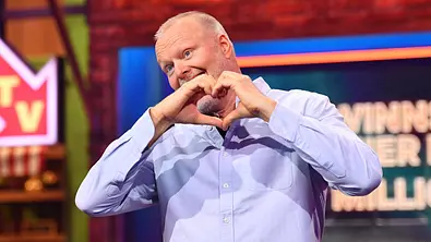 Stefan Raab in seiner eigenen Show bei RTL+ - Foto: RTL / Raab Entertainment / Julia Feldhagen