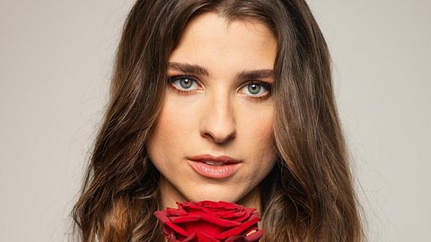 Stella Stegmann ist die Bachelorette 2024: Alter, Größe, Too Hot to Handle etc. - Foto: RTL / Pascal Bünning