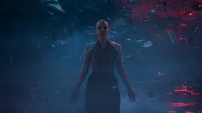 Millie Bobby Brown als Eleven in Stranger Things 5. Letzte Szene: Elfi steht auf der Anderen Seite, kurz vor dem Explodieren. - Foto: Netflix