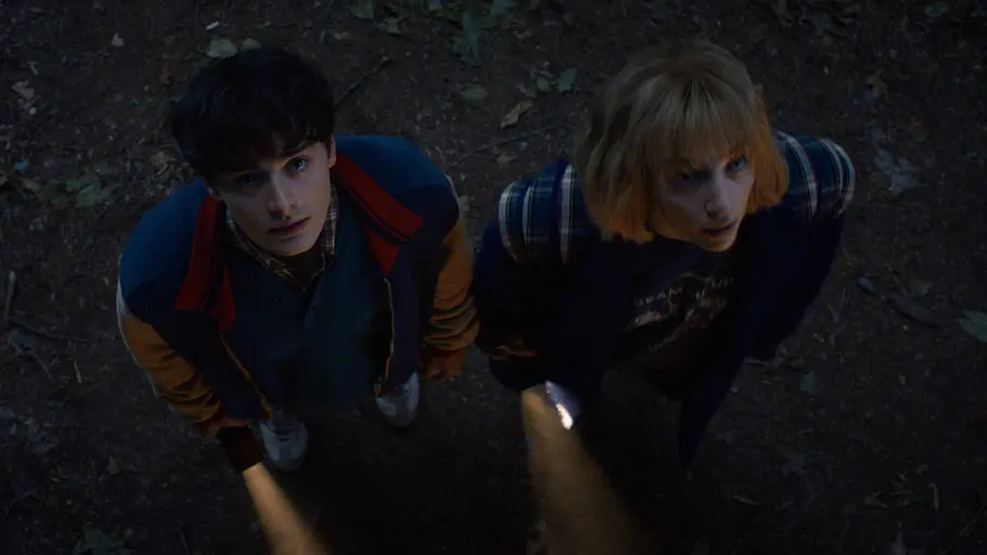 „Stranger Things 5“ Noah Schnapp als Will Byers and Maya Hawke als Robin Buckley in „Stranger Things 5“.