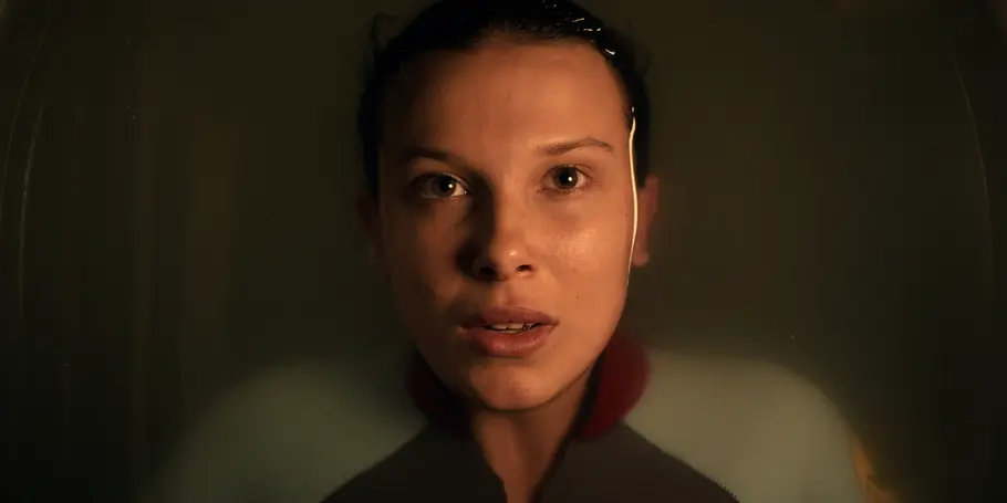 Stranger Things 5 Eleven Millie Bobby Brown als Eleven liegt in einem Salzpool. Ihr Gesicht ist mit Wasser bedeckt!