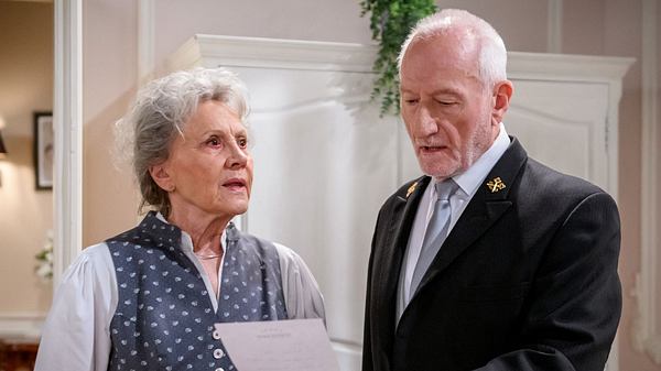 Hildegard und Alfons verlassen überraschend den Fürstenhof! - Foto: ARD/WDR/Christof Arnold