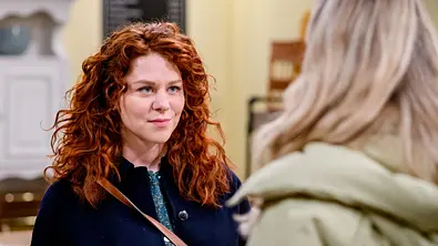 Fanny lächelt bei Sturm der Liebe - Foto: ARD/WDR/Christof Arnold