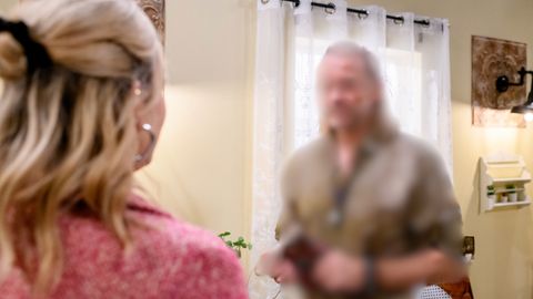 Michael ist zurück bei Sturm der Liebe - verschwommenes Bild - Foto:  ARD/WDR/Christof Arnold