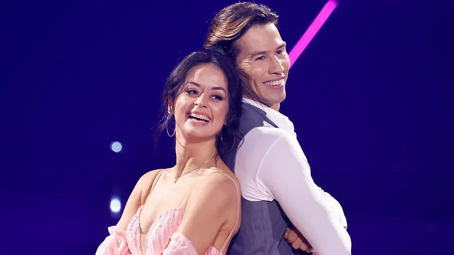Tänzerin Malika Dzumaev und Sportler Joel Mattli bei Let's Dance Tänzerin Malika Dzumaev und Sportler Joel Mattli bei Let's Dance