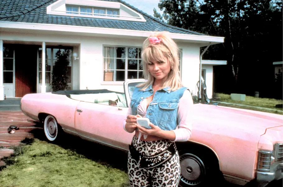Kim (Tatjana Simic) in „Flodder: Eine Familie zum Knutschen“.