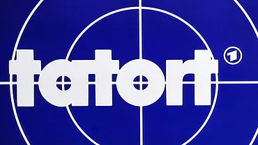 Man sieht das Logo der ARD-Krimireihe „Tatort“ - Foto: ARD
