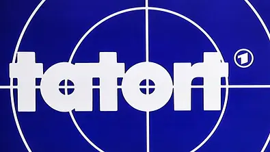 Man sieht das Logo der ARD-Krimireihe „Tatort“ - Foto: ARD