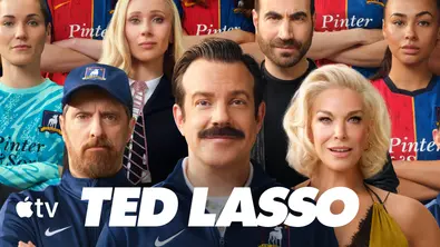 Die Key Art zur vierten Staffel von „Ted Lasso“ mit den Protagonisten. - Foto: AppleTV+ Die Key Art zur vierten Staffel von „Ted Lasso“ mit den Protagonisten. - Foto: AppleTV+