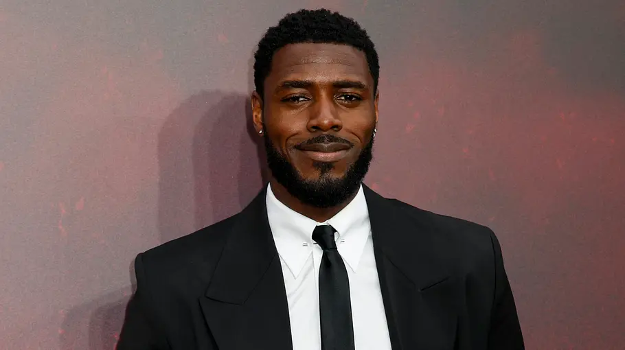 Tega Alexander wird Christopher Anderson Tega Alexander wird Christopher Anderson in „Bridgerton“ Staffel 5.