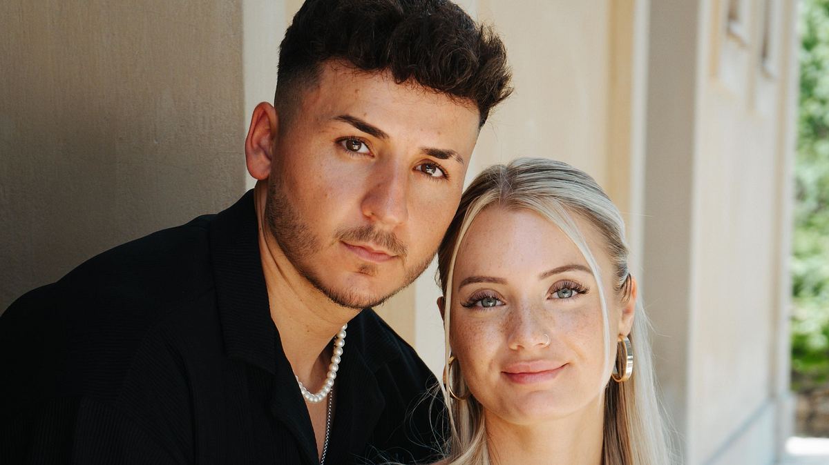Saskia und Enrico Saskia und Enrico lächeln in die Kamera