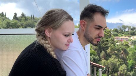 Sarah-Jane Wollny und Freund Tinush - Foto: RTLzwei