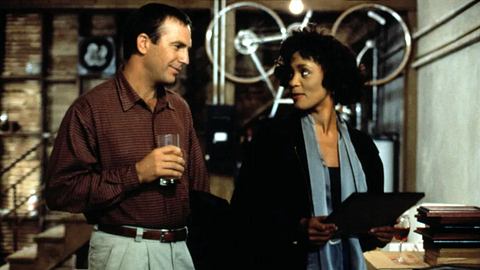 „The Bodyguard“ kriegt ein Remake - Wer ersetzt Whitney? - Foto: Warner Bros.