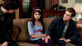 Ian Somerhalder, Nina Dobrev und Paul Wesley in „The Vampire Diaries“. - Foto: IMAGO / Everett Collection Ian Somerhalder, Nina Dobrev und Paul Wesley in „The Vampire Diaries“. - Foto: IMAGO / Everett Collection