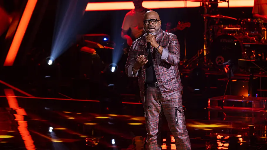 The Voice Folge 3 Butch Williams Butch Williams performt emotional auf der Bühne von The Voice.