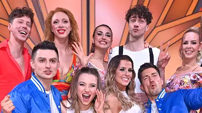Valentin Lusin, Zsolt Sandor Cseke, Anna Ermakova, Julia Beautx, Ekaterina Leonova, Patricija Ionel, Timon Krause, Philipp Boy, Isabel Edvardsson und Knossi bei Lets Dance.  - Foto: IMAGO / Future Image