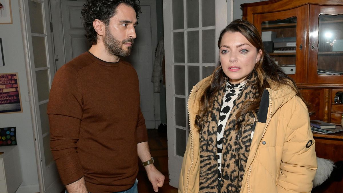 Emily sorgt dafür, dass Tobias alleine reisen muss. Emily sorgt dafür, dass Tobias alleine reisen muss.