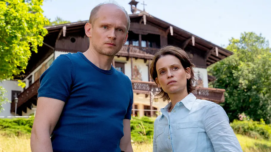 Das Ermittler-Duo Kawig-Schuster (Bernhard Conrad und Kristin Suckow). Das Ermittler-Duo Kawig-Schuster (Bernhard Conrad und Kristin Suckow).