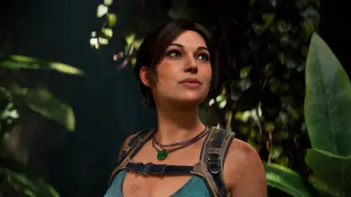 Lara Craft steht im Urwald und schaut in die Ferne in Tomb Raider: Legacy of Atlantis - Foto: Crystal Dynamics