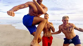 Die Too Hot to Handle: Germany Kandidaten am Strand - Foto: Paul Hepper / Netflix Die Too Hot to Handle: Germany Kandidaten am Strand - Foto: Paul Hepper / Netflix