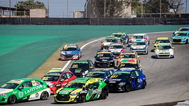 Tourenwagen: TCR World Tour - Foto: IMAGO / Fotoarena Tourenwagen: TCR World Tour - Foto: IMAGO / Fotoarena