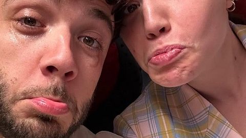 Luca Hänni und Ehefrau Christina Hänni mit Tränen in den Augen und Schmoll-Müdern - Foto: Instagram/Luca-Hänni