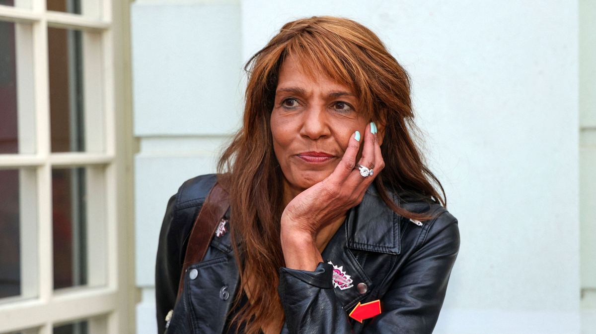 Nadja Abd el Farrag: Große Trauer nach ihrem Tod Nadja Abd el Farrag schaut nachdenklich. Große Trauer nach ihrem Tod