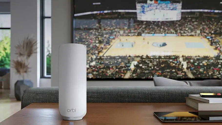 Beim Triband-Router Netgear Orbi sind Router und Repeater gleich groß.