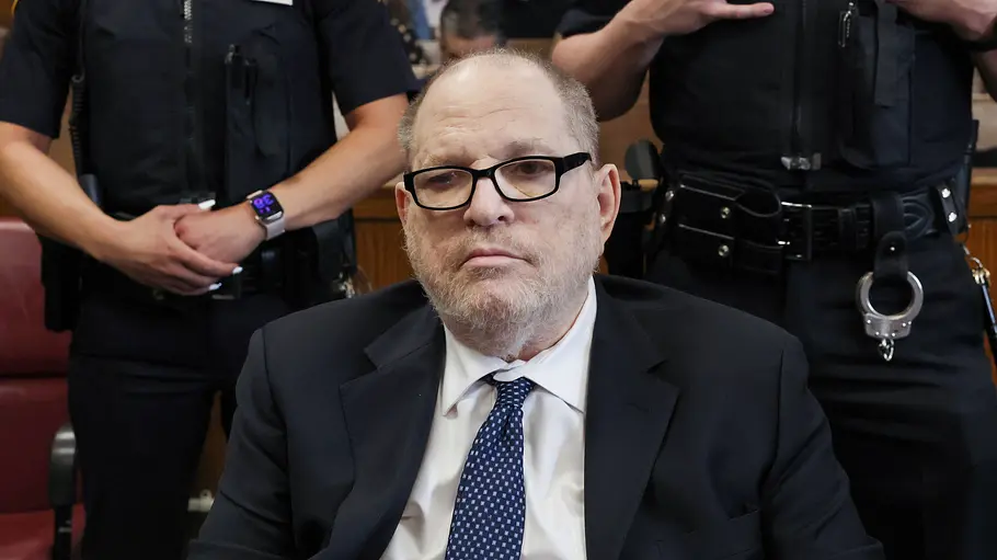Harvey Weinstein ist in New York zu 15 Jahren Gefängnis verurteilt worden. Harvey Weinstein ist in New York zu 15 Jahren Gefängnis verurteilt worden.