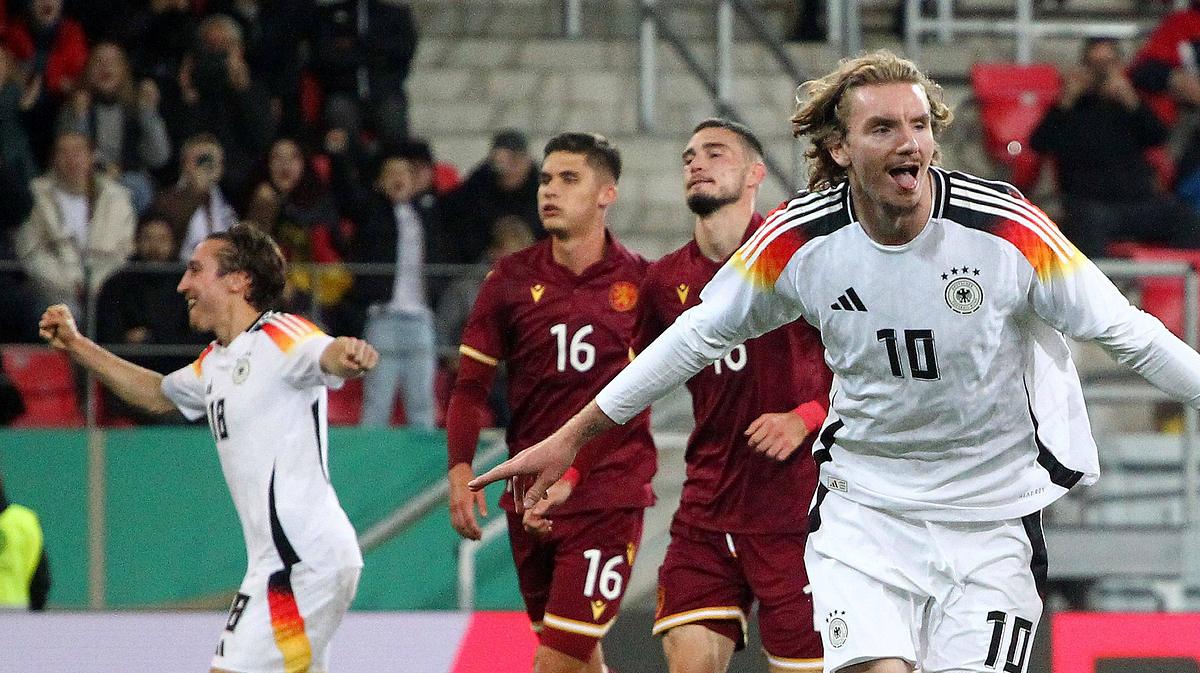 Nick Woltemader in der deutschen U21 Nick Woltemade jubelt bei der deutschen U21 nach seinem Tor!