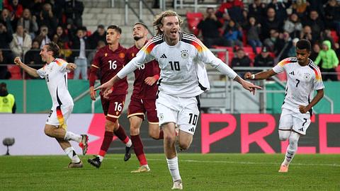 Nick Woltemade jubelt bei der deutschen U21 nach seinem Tor! - Foto:  IMAGO / IPA Photo