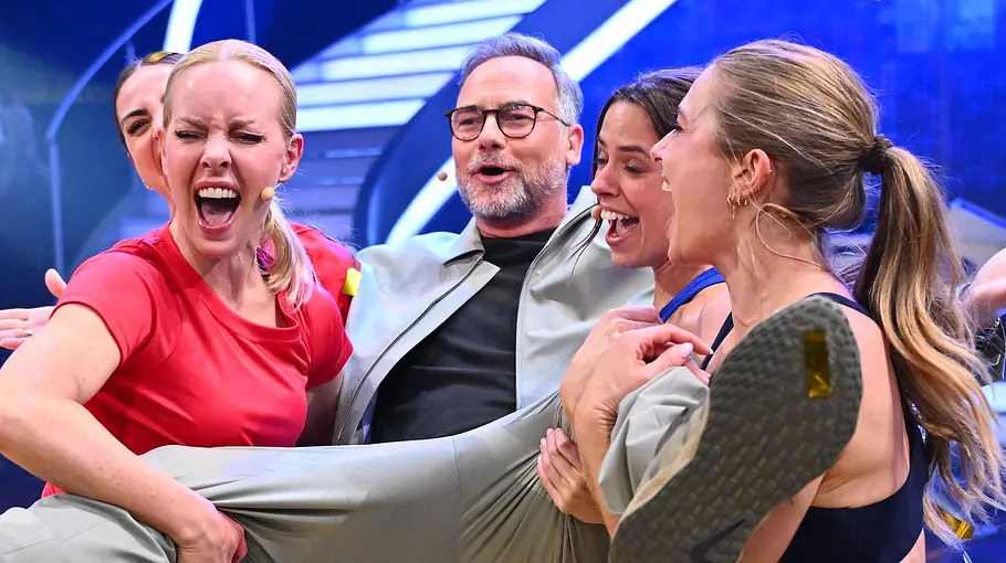 Unentschieden bei Schlag den Star Unentschieden bei Schlag den Star am 9. Mai 2026: Ekaterina Leonova, Isabel Edvardsson, Vanessa Mai und Lola Weippert feiern mit Matthias Opdenhövel.