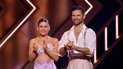 Vadim Garbuzov lächelt verschmitzt. - Foto: IMAGO / Panama Pictures