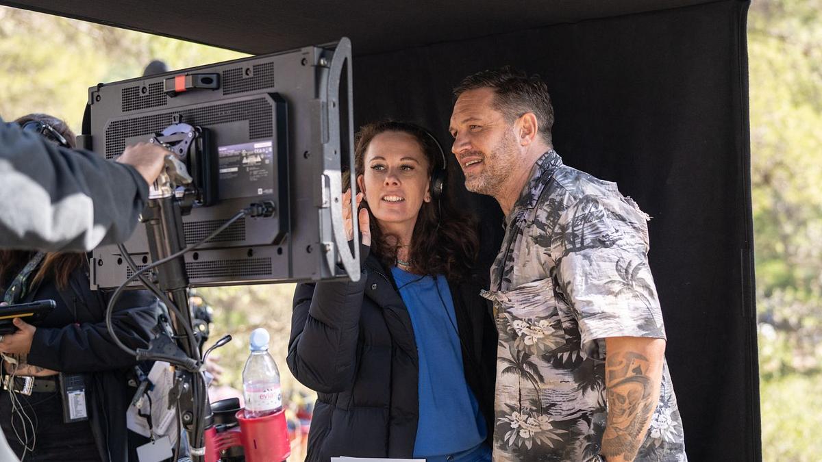 Regisseurin Kelly Marcel und Tom Hardy am Set von Venom: The Last Dance