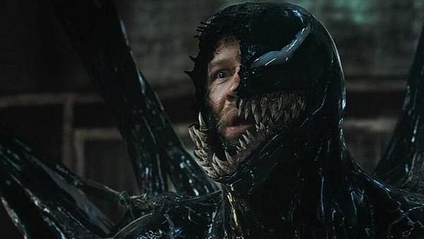 Eddie Brock, verkörpert von Tom Hardy, steckt in Venom als Anzug drin - Foto: IMDB