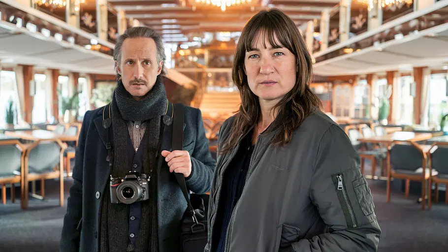 Von links: Ferdinand Zankl (Michael Ostrowski) und Frederike Bader (Marie Leuenberger) Von links: Ferdinand Zankl (Michael Ostrowski) und Frederike Bader (Marie Leuenberger)