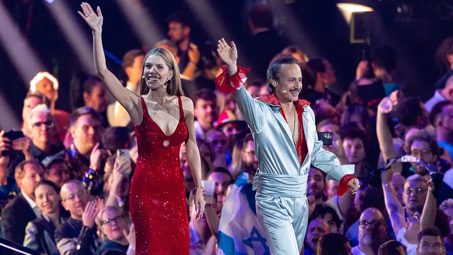Victoria Swarovski und Michael Ostrowski Eurovision-Hosts Victoria Swarovski und Michael Ostrowski während dem Eurovision Song Contest 2025