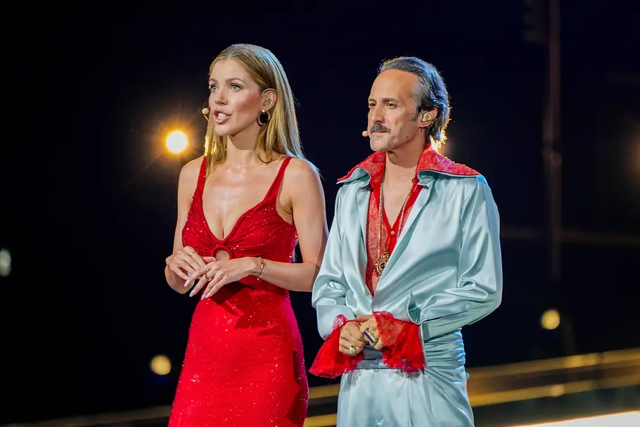Victoria Swarovski und Michael Ostrowski. Victoria Swarovski und Michael Ostrowski moderieren das erste Halbfinale des ESC 2026.