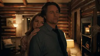„Virgin River“ Staffel 6: Erste Bilder zeigen Mels Eltern! Wann und wie geht es bei Netflix weiter? - Foto: Netflix