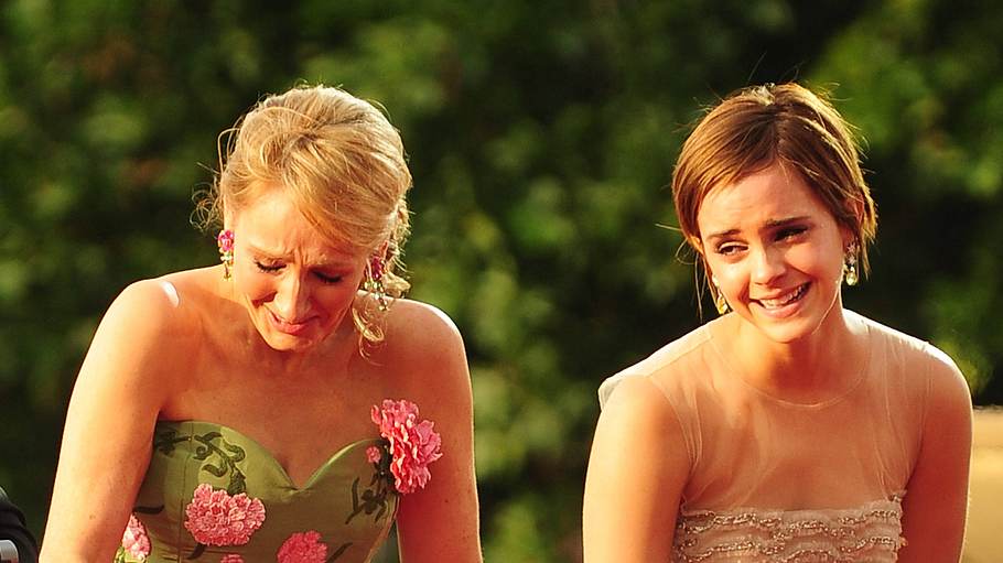 Emma Watson und J.K. Rowling lachen
