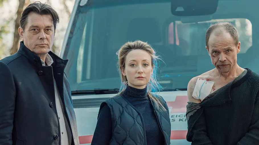 Wann komme neue Die Toten vom Bodensee-Folgen Micha Oberländer (Matthias Koeberlin, r.), Luisa Hoffmann (Alina Fritsch) und Thomas Komlatschek (Hary Prinz, l.) in Die Toten vom Bodensee: Die Messias.