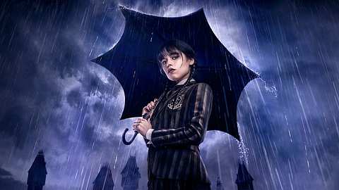 Man sieht Jenna Ortega als Wednesday Addams auf einem Poster der gleichnamigen Serie. - Foto: TMDB