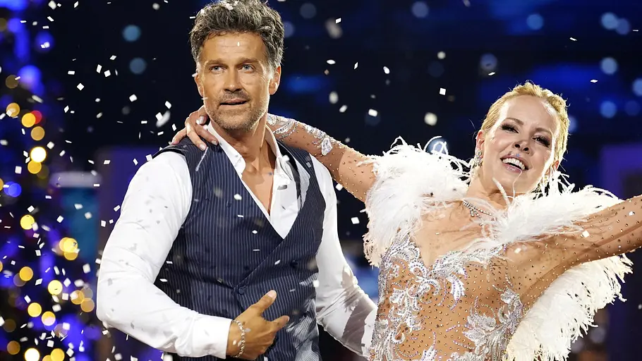 Wayne Carpendale und Isabel Edvardsson auf der Tanzfläche.
