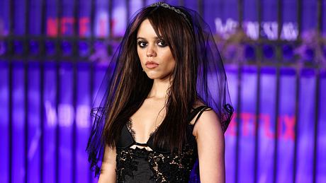Jenna Ortega auf der Weltpremiere von Netflix in Amerika - Foto: Imago / Nurphoto